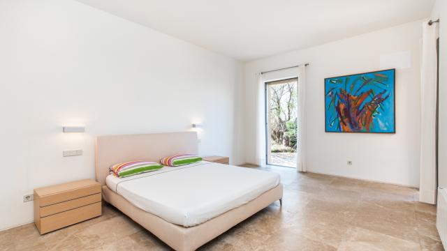 Urban Villa Enigma