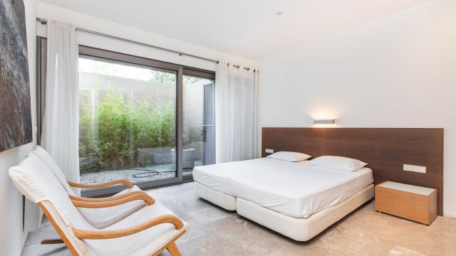 Urban Villa Enigma