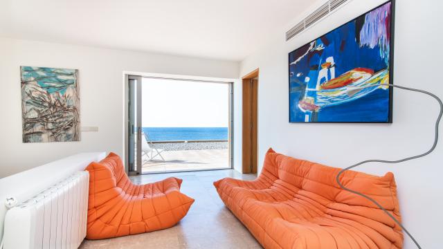 Urban Villa Enigma