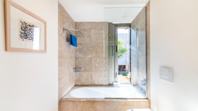 Urban Villa Enigma