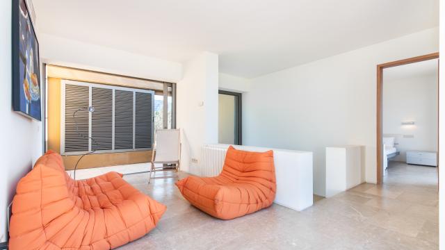 Urban Villa Enigma