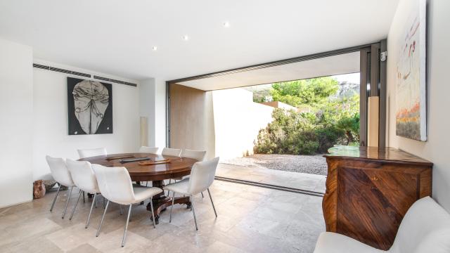 Urban Villa Enigma