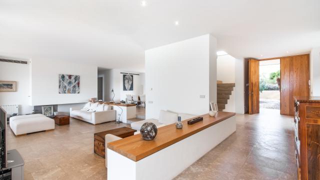 Urban Villa Enigma