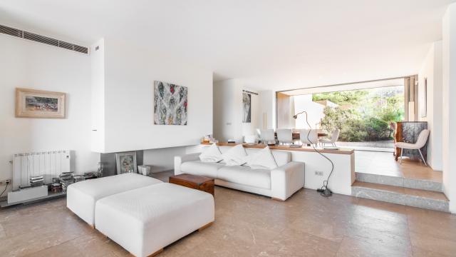Urban Villa Enigma