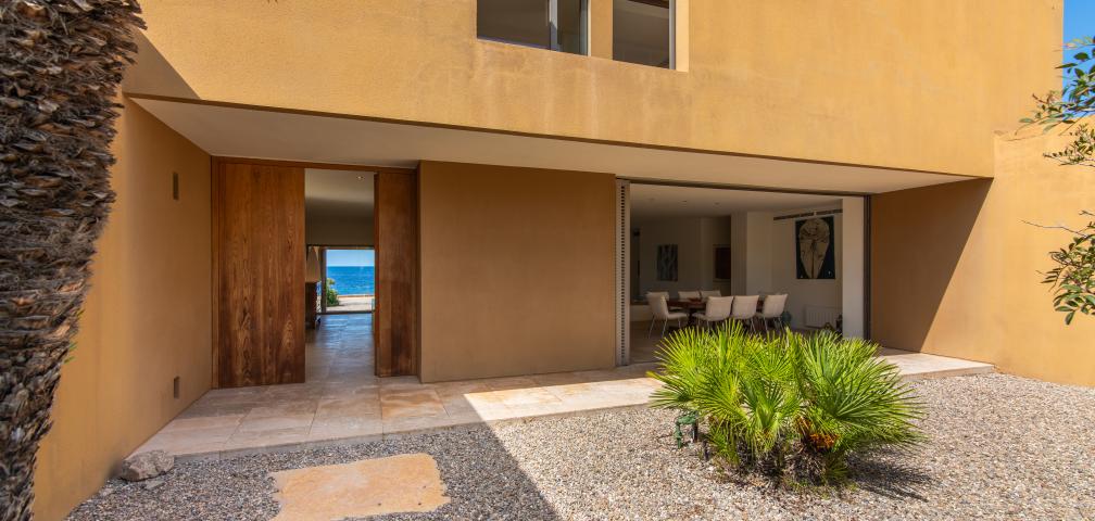 Urban Villa Enigma