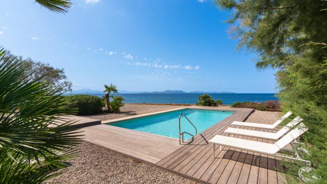 Urban Villa Enigma