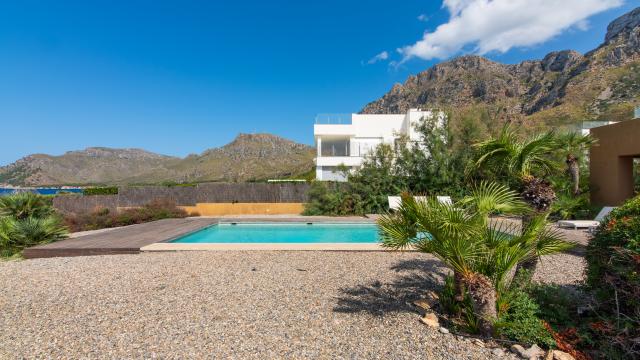 Urban Villa Enigma