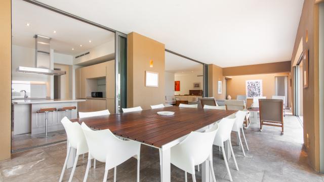 Urban Villa Enigma