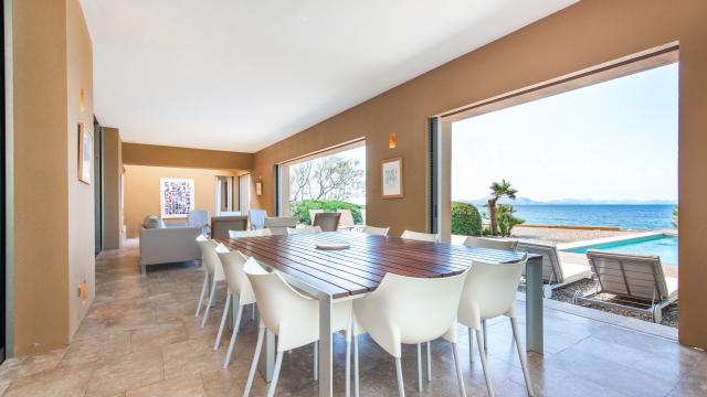 Urban Villa Enigma