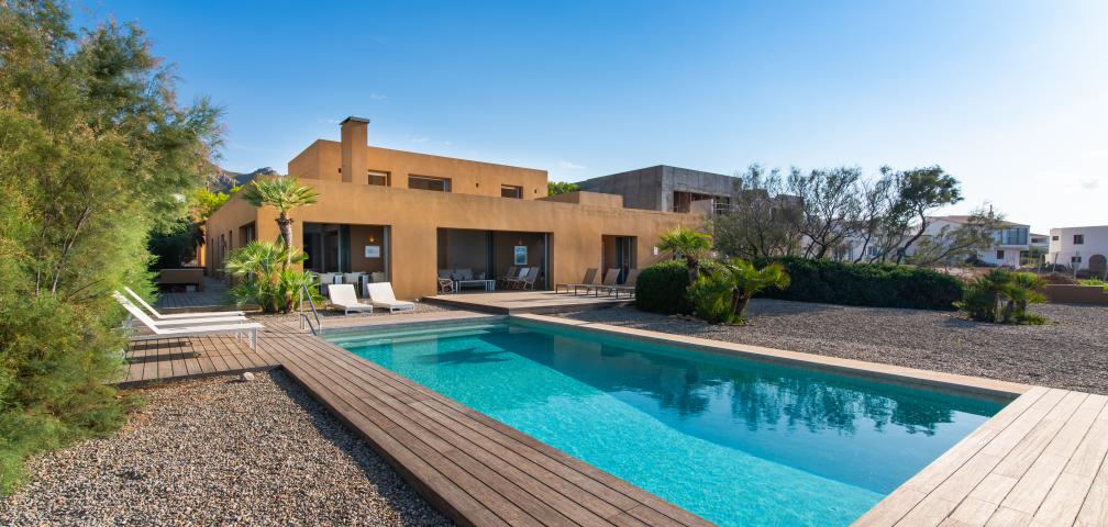 Urban Villa Enigma